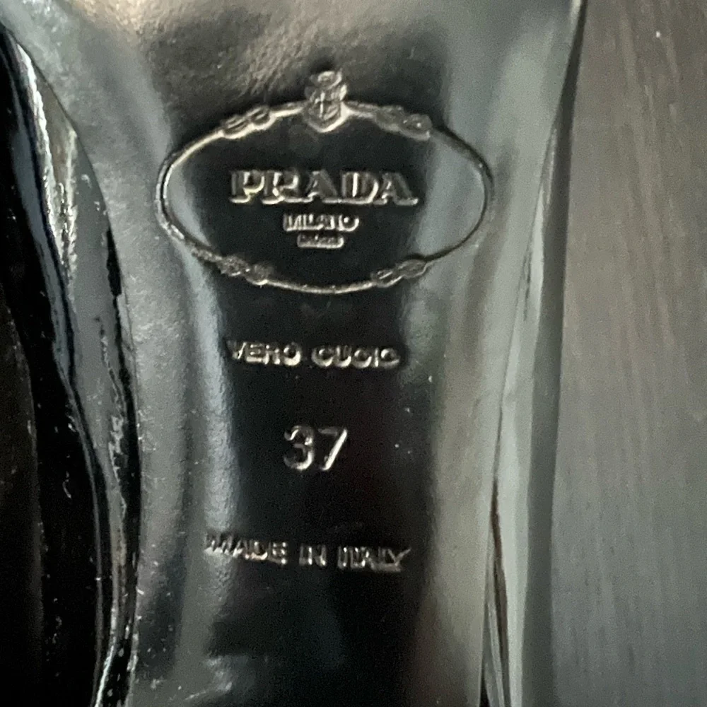 Prada patent leather peep toes - Picture 4 of 7